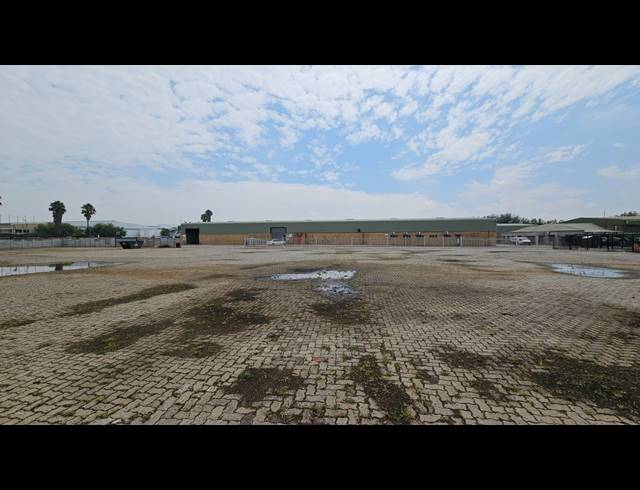 6,974M² WAREHOUSE TO LET IN HUGHES